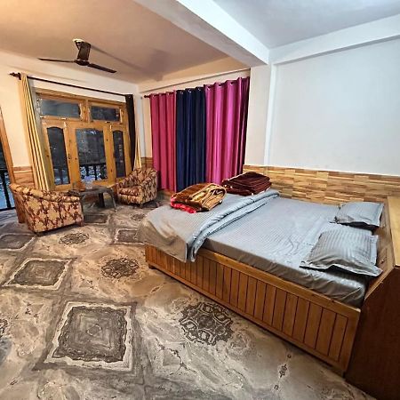 River Stone Cottages & Guest House Kasol Eksteriør billede